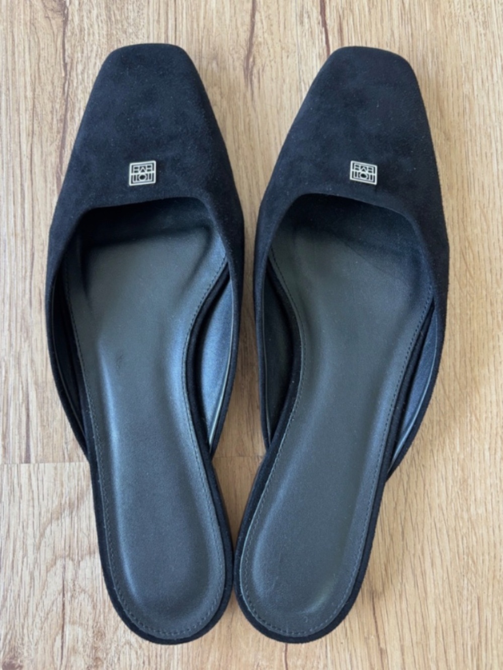 ★100% Authentic NEW Org. $530 Toteme Suede Flat Mules Black EU40★ - Picture 8 of 10